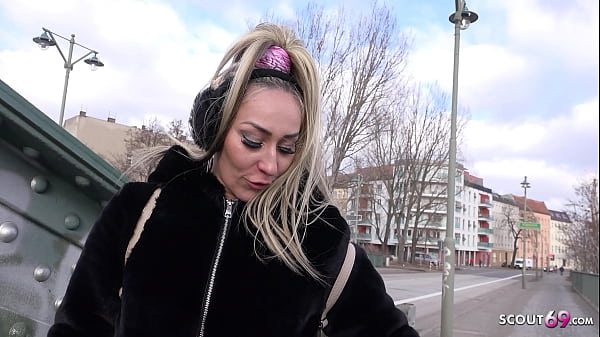 GERMAN SCOUT – Urlauberin Emma Diamond beim Porno Casting AO in den Arsch gebumst
