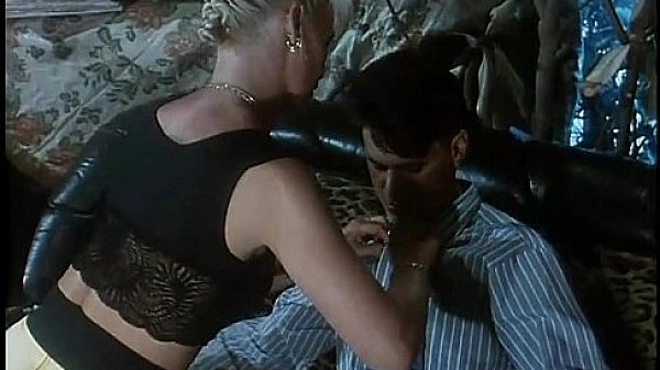 Italian vintage porn: Moana Pozzi is the goddess of sex!