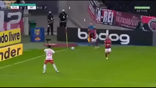 Negao come o cu de velho arrogante na frente de todo mundo