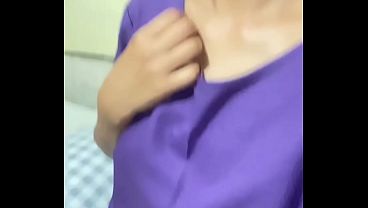 Pinay Kapit Bahay Nagpatira Habang Wala Jowa nya!