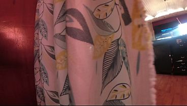 cuñada caliente antes se hacía la difícil, ahora ya me deja abrirle sus enormes nalgas VOYEUR REAL CASERO en HD