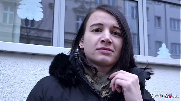 GERMAN SCOUT – JUNGE SCHLANKE MAUS NYLA BEI STRASSEN CASTING FÜR GELD GEVÖGELT