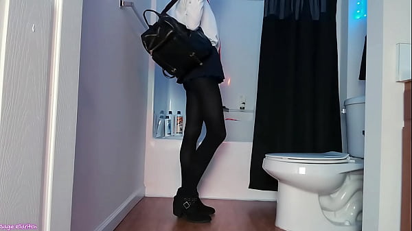 Momo Yaoyorozu Peeing [Voyeur] Sage Eldritch
