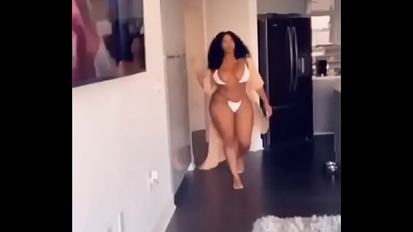 Rica morena tetona y nalgona