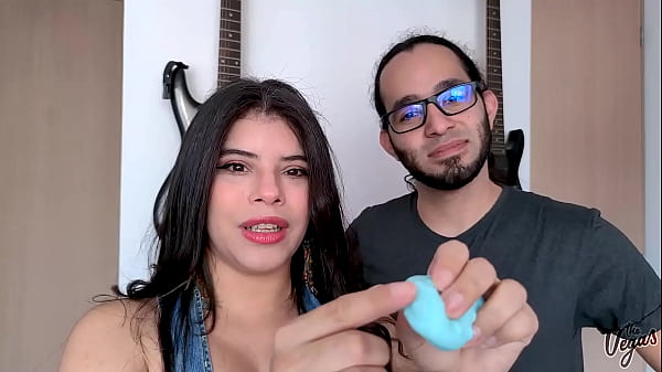 Selena te muestra un rico juguete sexual masculino! sigue la tienda en instagram @vibravibres