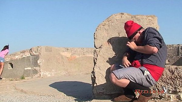 Voyeur fucks MILF in public – Sara May