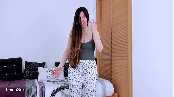 Mi padrastro me descubre robando y me castiga con sexo (Juego de roleplay en español por webcam de una chica natural y con juguetes sexuales)